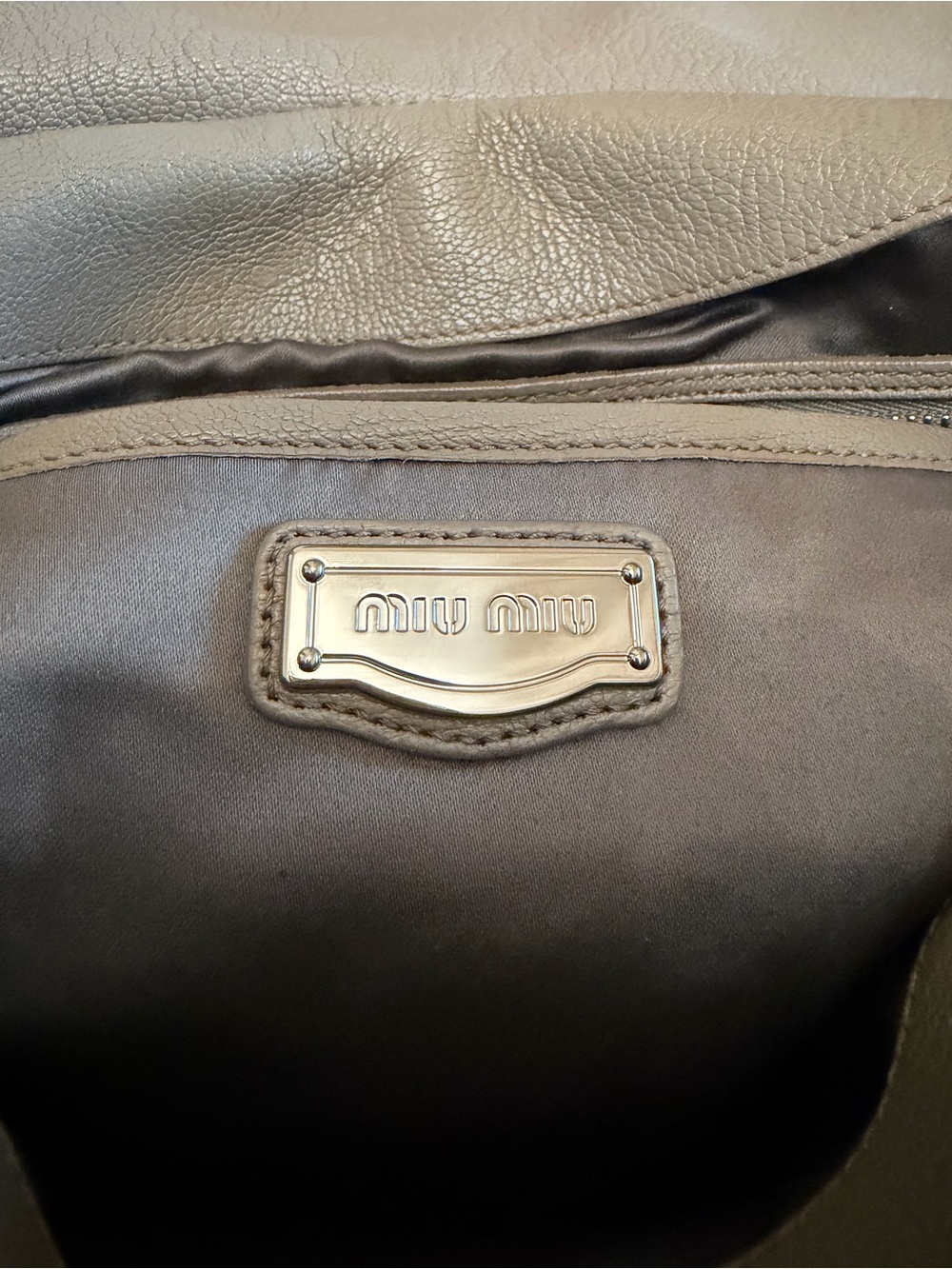 MIU MIU Grey Leather Shoulder Bag - Picture 13 of 16